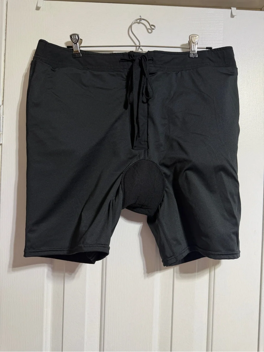 L.L. Bean men’s black padded cycling biking double layer shorts size Large